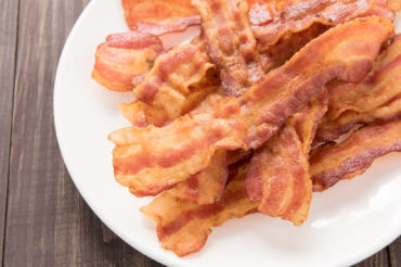 Manger du bacon tous les jours augmenterait le risque de cancer