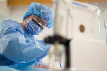 Canadians maintain strong trust in doctors and scientists during pandemic