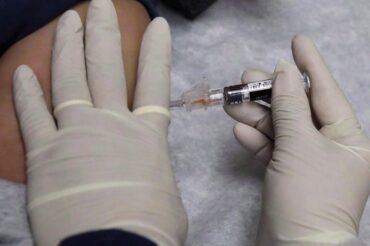 Flu vaccine orders up in Canada as simultaneous COVID-19 and flu infections feared