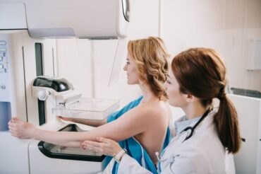 Covid-19: les vaccins peuvent fausser les résultats d’une mammographie