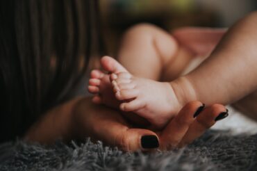 Can moms pass COVID-19 immunity to their newborns?