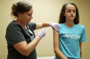 HPV vaccine is protecting even young women who haven’t been vaccinated