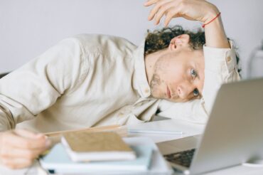 9 signes que vous souffrez de productivité toxique