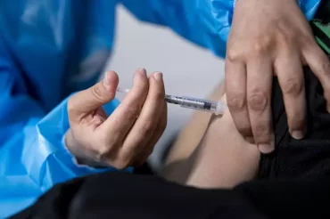 Santé Canada approuve le vaccin de Medicago