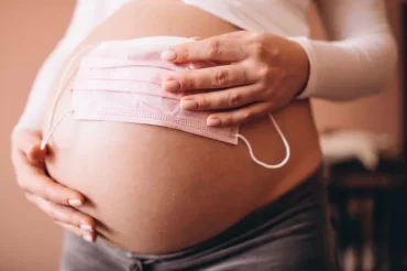 COVID: la grossesse, un «facteur de risque très important»