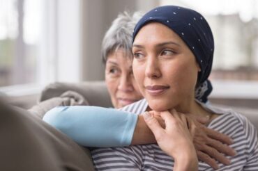 Cancer: les femmes ont plus d’effets indésirables que les hommes