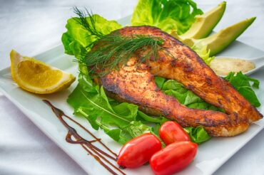 Omega-3 in fish: How eating fish helps your heart
