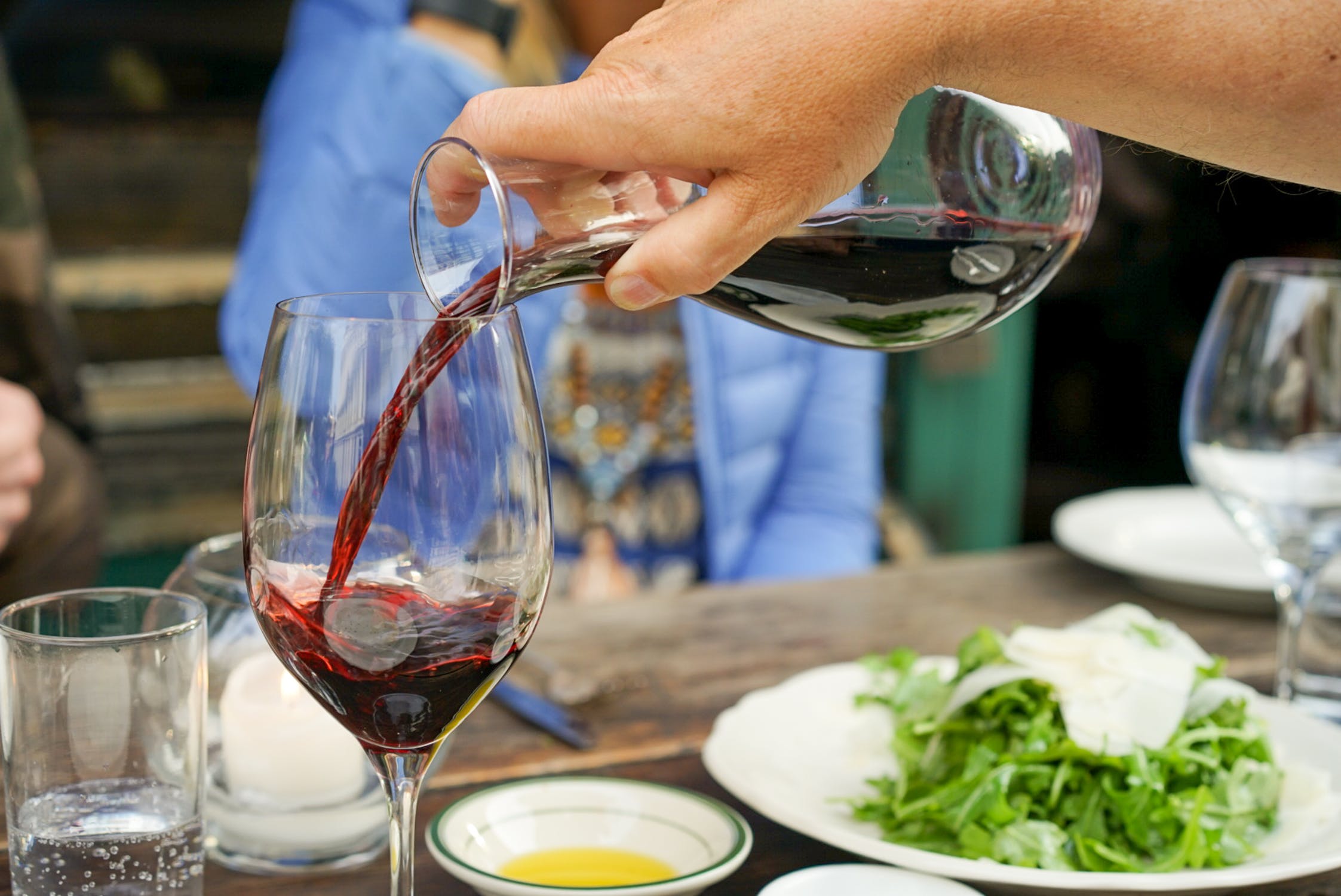 Un verre de vin par jour, est-ce bon pour les artères ? 