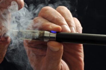 E-cigarettes can help smokers quit, but frequency is a factor