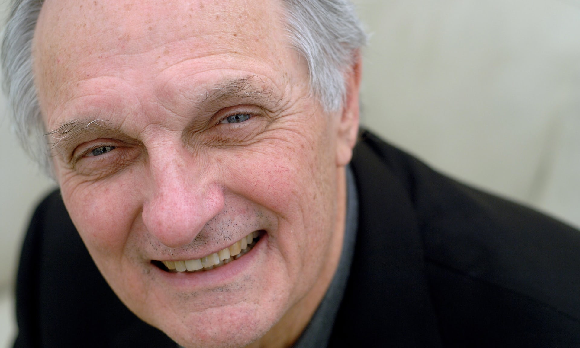 Alan Alda reveals Parkinson's disease diagnosis - Clinique CME