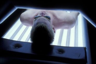French watchdog calls for ban on tanning beds