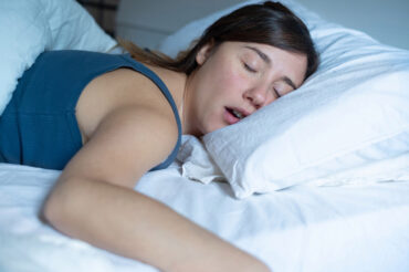 Women underreport prevalence and intensity of their own snoring