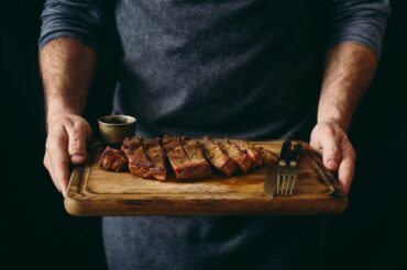 Qu’elle soit rouge ou blanche : la viande est mauvaise pour le cholestérol