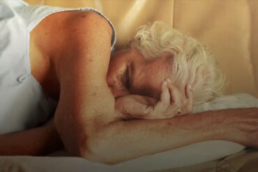 Un sommeil de meilleure qualité permettrait de réduire les symptômes de la maladie d’Alzheimer