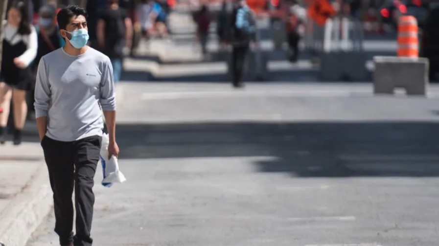 Health professionals call on Quebec to make wearing masks mandatory