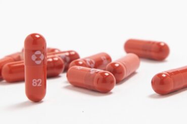 U.K. authorizes Merck antiviral pill, 1st shown to treat COVID-19
