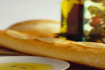 More olive oil may bring longer life, study reveals
