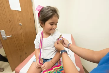 Quebec to start vaccinating those under five years old as of today