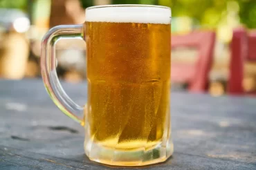 Alzheimer’s: Could beer hop compounds help reduce toxic clumps?