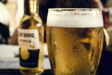 Des molécules présentes dans la bière préviendraient la maladie d’Alzheimer