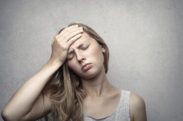 Pourquoi les femmes souffrent-elles davantage de douleurs chroniques que les hommes?
