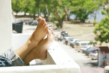 How to keep your feet healthy and problem-free